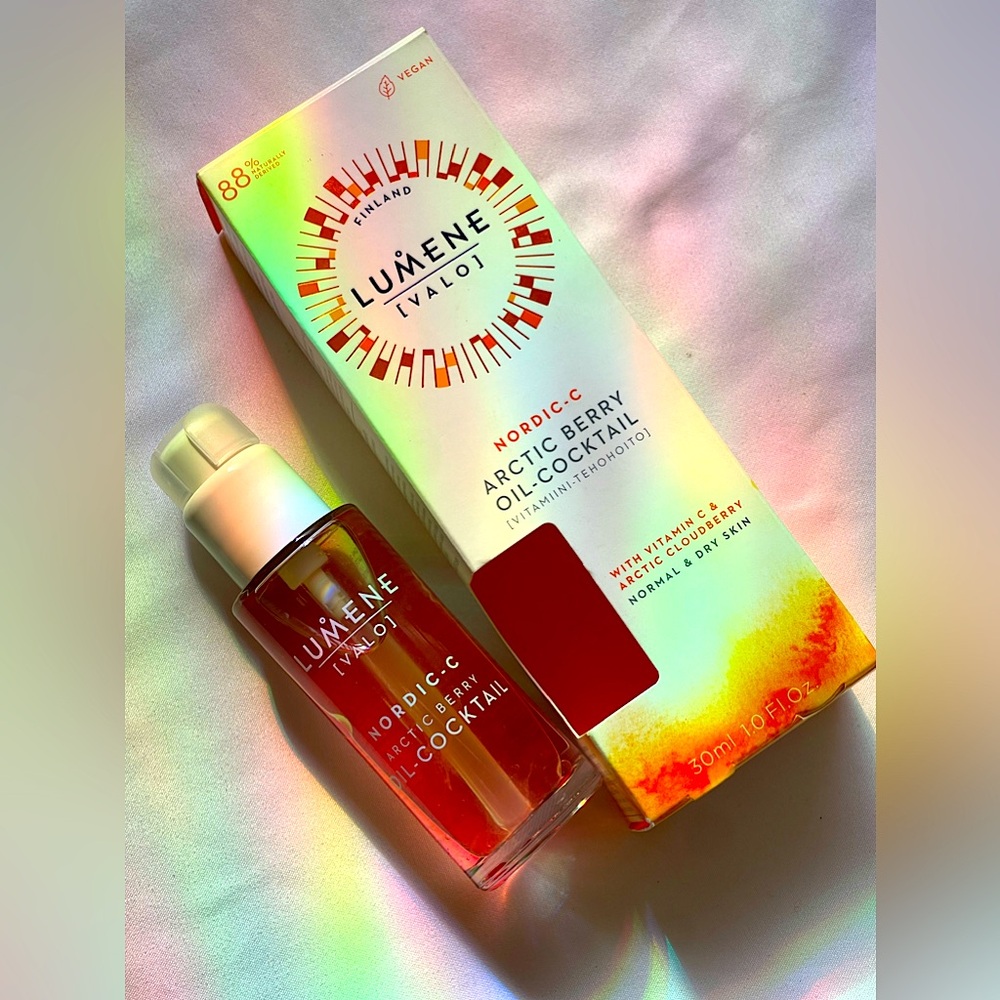 Lumene Valo Arctic Berry Cocktail - Facial Serum with Vitamin C - 1.0 fl oz